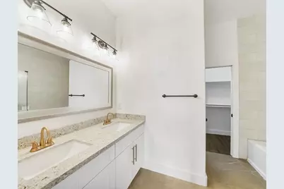 4818 Paula St Street #B, Houston, TX 77033 - Photo 12