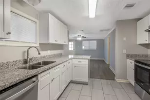 4401 Elmwood St, Houston, TX 77051 - Photo 10