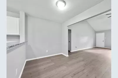 10827 Bradford Way Drive, Houston, TX 77075 - Photo 6