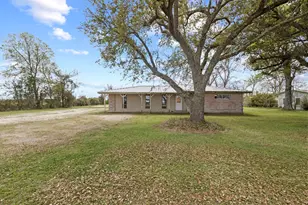 19961 Englin Rd, Winnie, TX 77665 - Photo 2