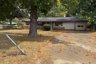 1210 Hemphill St, Jasper, TX 75951 - Photo 1