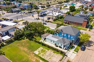 3823 Sealy St, Galveston, TX 77550 - Photo 18