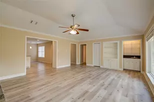 14211 Ella Lee Ln, Houston, TX 77077 - Photo 18