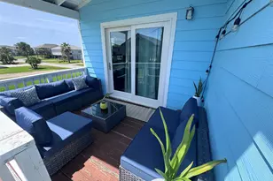 3931 Grayson Dr, Galveston, TX 77554 - Photo 12