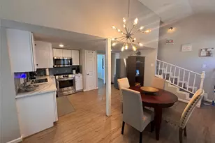 3931 Grayson Dr, Galveston, TX 77554 - Photo 6