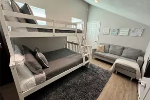 3931 Grayson Dr, Galveston, TX 77554 - Photo 10