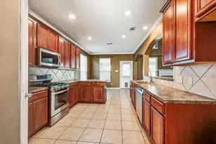 21819 Hannover Village Dr, Spring, TX 77388 - Photo 8