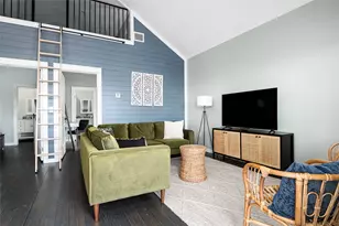 1084 Johnson Rd, Gilchrist, TX 77617 - Photo 8