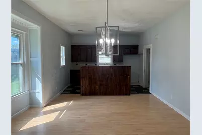 529 E Myrtle Street, Angleton, TX 77515 - Photo 2