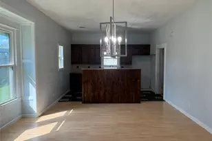 529 E Myrtle St, Angleton, TX 77515 - Photo 2