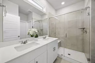 8409 Arden valley Ln, Houston, TX 77063 - Photo 18