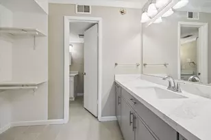 11957 Bob White Dr, Houston, TX 77035 - Photo 12