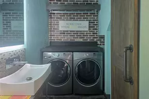 921 Marine Dr, Galveston, TX 77550 - Photo 6