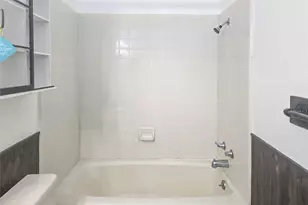 921 Marine Dr, Galveston, TX 77550 - Photo 10