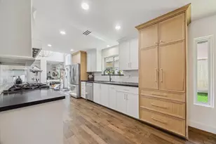 7703 Bobbitt Ln, Houston, TX 77055 - Photo 10