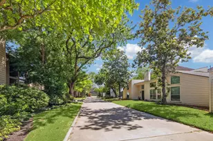 7703 Bobbitt Ln, Houston, TX 77055 - Photo 28