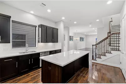 1913 W 15th Street, Houston, TX 77008 - Photo 6