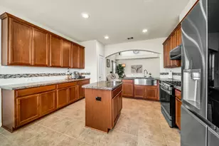 14212 Portrait Ct, Houston, TX 77045 - Photo 10