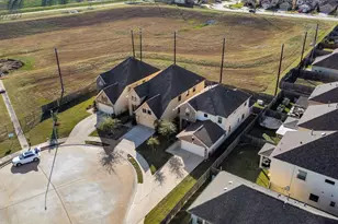 14212 Portrait Ct, Houston, TX 77045 - Photo 26