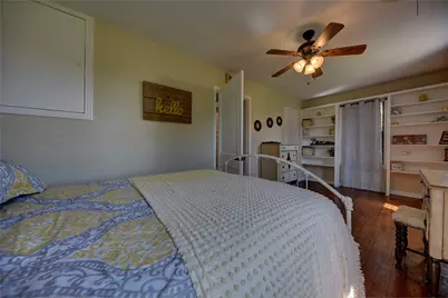 706 S Market Street, Brenham, TX 77833 - Photo 16