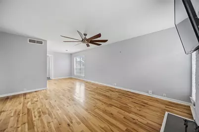 6201 Beverlyhill Street #30, Houston, TX 77057 - Photo 4