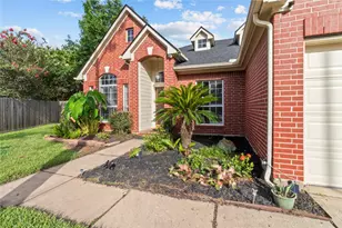 3814 Wellesley Ct, Pearland, TX 77584 - Photo 2