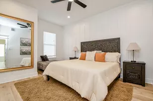 5611C Val Verde St, Houston, TX 77057 - Photo 16