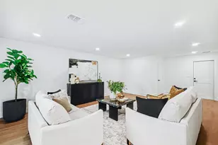 5443 Redstart St, Houston, TX 77096 - Photo 14