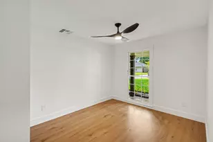 5443 Redstart St, Houston, TX 77096 - Photo 18