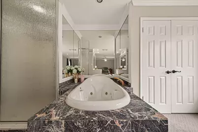 2814 Shadowdale Drive, Houston, TX 77043 - Photo 32