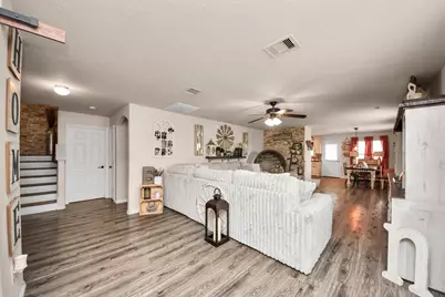 8611 Chaletford Drive, Houston, TX 77044 - Photo 8