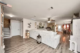 8611 Chaletford Dr, Houston, TX 77044 - Photo 8