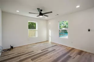 7810 Appleton St, Houston, TX 77022 - Photo 8