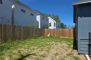 9903 Dipping Woods St, Houston, TX 77076 - Photo 10