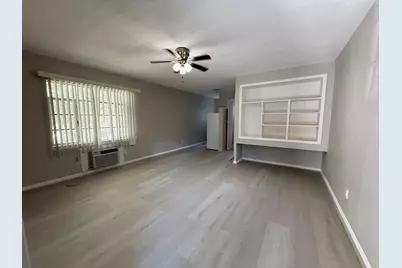 2501 Yoakum Boulevard #15, Houston, TX 77006 - Photo 4
