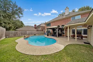 14210 Scarborough Fair St, Houston, TX 77077 - Photo 32