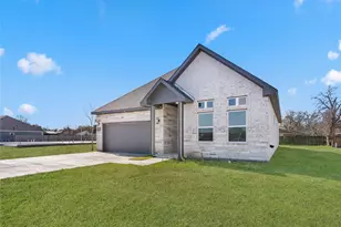 209 Silverleaf Rd, Sweeny, TX 77480 - Photo 2