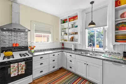 2927 Bernardo De Galvez Avenue, Galveston, TX 77550 - Photo 14