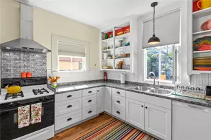 2927 Bernardo De Galvez Ave, Galveston, TX 77550 - Photo 14