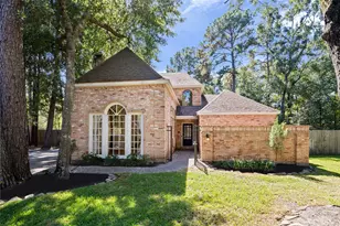 32 Mellow Leaf Ct, The Woodlands, TX 77381 - Photo 2