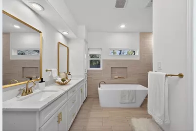 32 Mellow Leaf Court, The Woodlands, TX 77381 - Photo 30