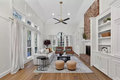 32 Mellow Leaf Court, The Woodlands, TX 77381 - Photo 4