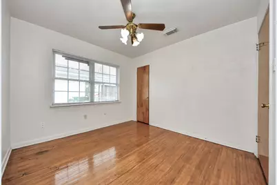 900 S Circle Drive, Baytown, TX 77520 - Photo 24