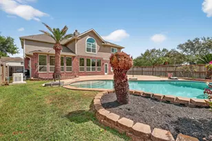 9810 Hawkins Ln, Missouri City, TX 77459 - Photo 2