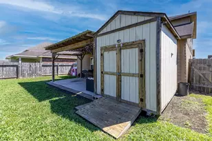 2061 Lepper St, Alvin, TX 77511 - Photo 28