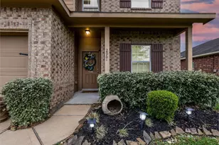 2061 Lepper St, Alvin, TX 77511 - Photo 2