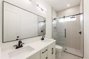 1122 E 27th St, Houston, TX 77009 - Photo 42