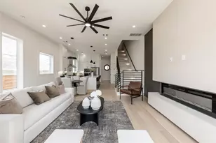 1122 E 27th St, Houston, TX 77009 - Photo 16
