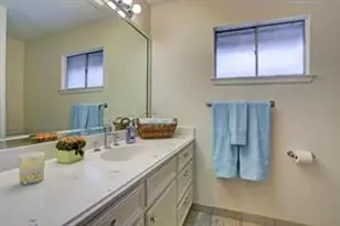 3815 Sun Valley Dr, Houston, TX 77025 - Photo 8