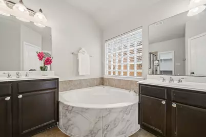 2206 Ascot Lane, Sugar Land, TX 77479 - Photo 22